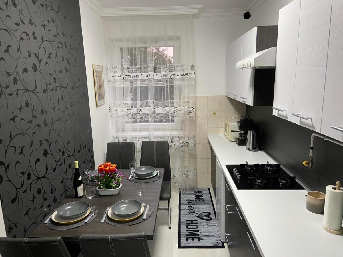 Melinda Apartman Kisvárda Buitenkant foto