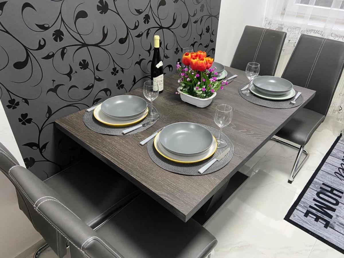 Melinda Apartman Kisvárda Buitenkant foto