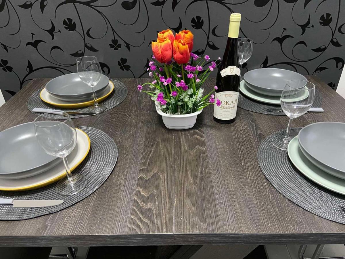 Melinda Apartman Kisvárda Buitenkant foto